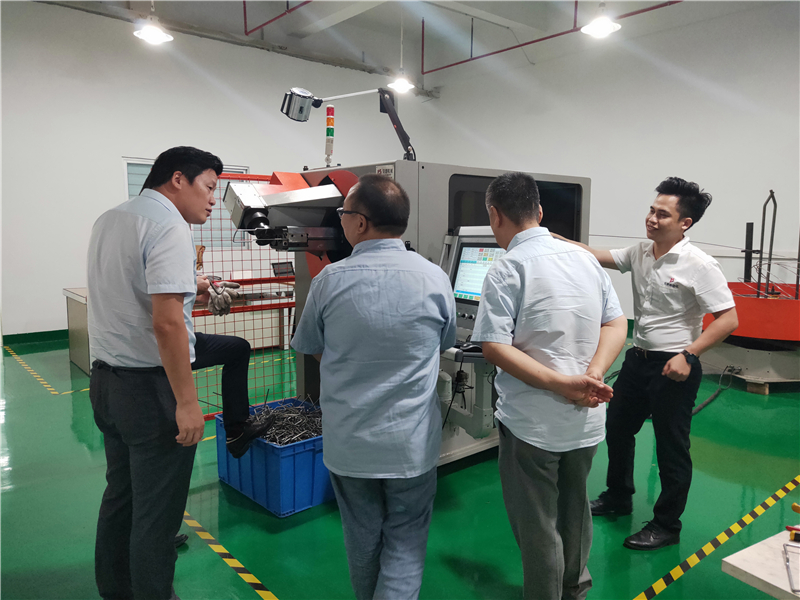 有朋自遠方來，不亦樂乎——貝朗鐵絲自動折彎機